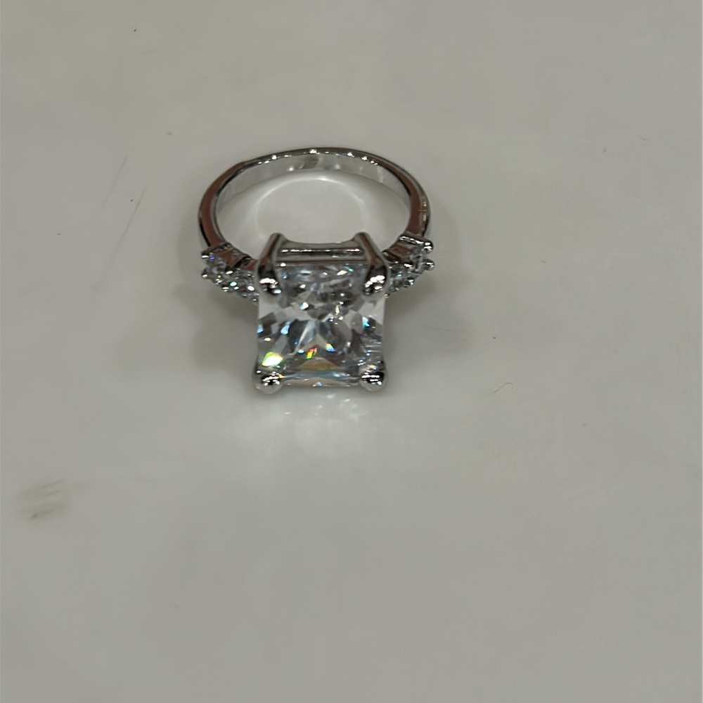š„ Statement-Makingā Rings designer style ring - Picture 2 of 6